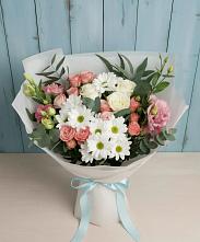 Букет цветов из:  Розы, Лизиантусы и Хризантемы #REPLACE_PRED# Стрежевом