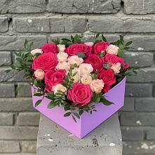 Цветочная композиция из Розы в коробке в Стрежевом