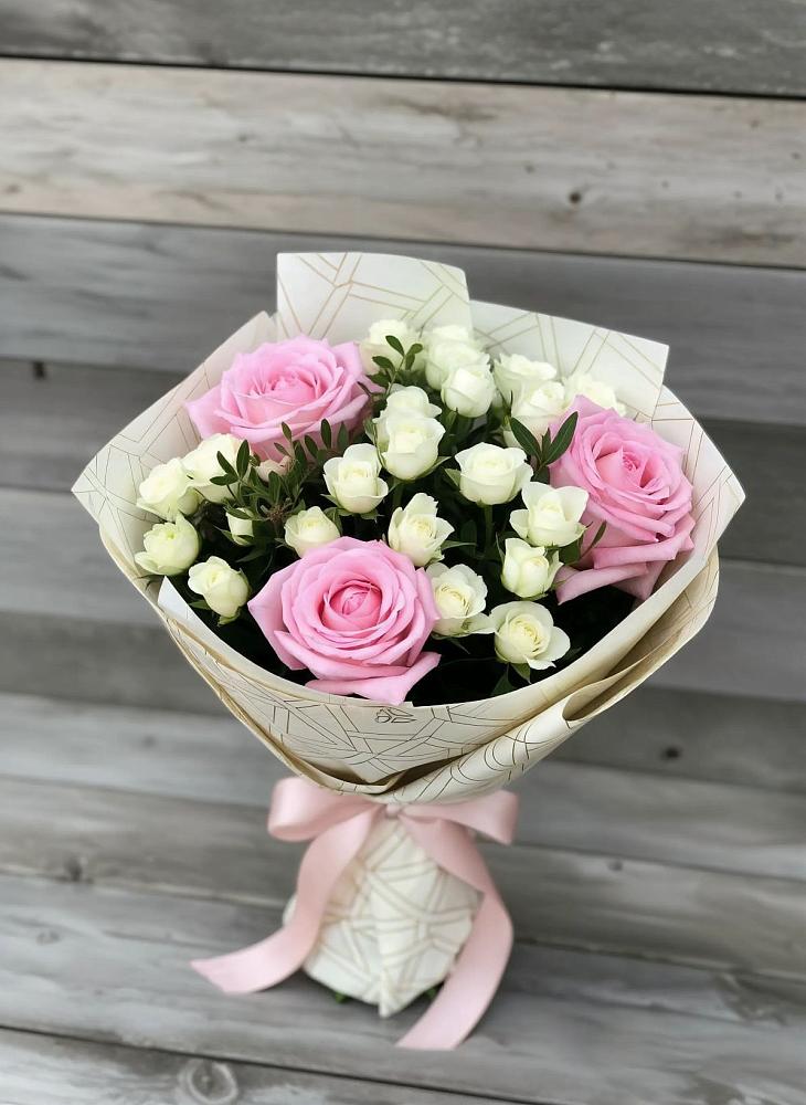 Букет цветов из: Розы в Стрежевом
