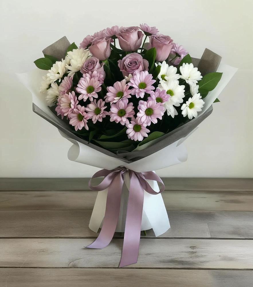 Букет цветов из: Хризантемы и Розы в Стрежевом