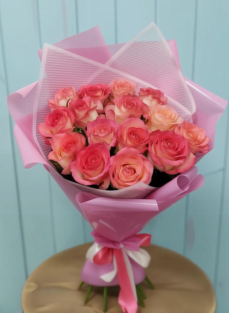Букет 15 Розовых роз Равель в Стрежевом