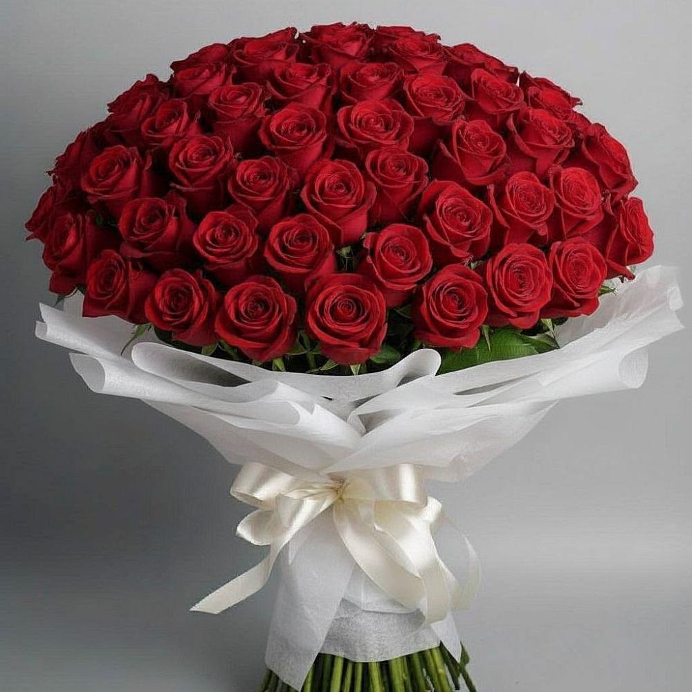 Букет 101 Красная роза Блэк Мэджик в Стрежевом