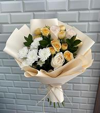 Букет цветов из:  Розы и Хризантемы в Стрежевом