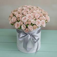 Цветочная композиция из Розы в шляпной коробке в Стрежевом