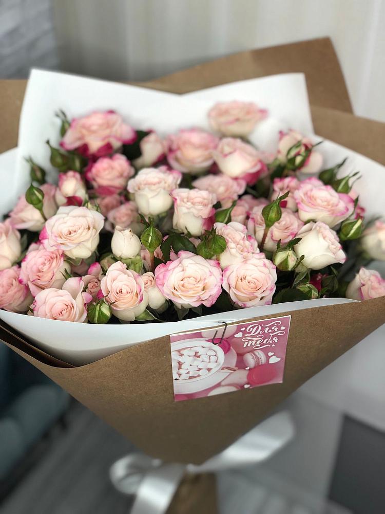 Букет цветов из: Розы в Стрежевом