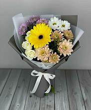 Букет цветов из:  Розы, Герберы и Хризантемы в Стрежевом