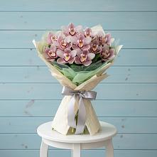 Букет цветов из:  Орхидеи и Розы в Стрежевом