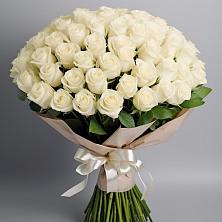 Букет 101 беля роза Белоснежка в Стрежевом