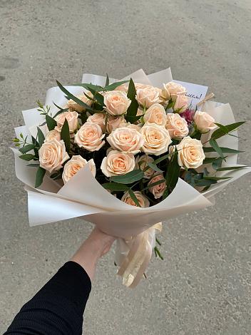 Букет Кремовые розы Латте в Стрежевом