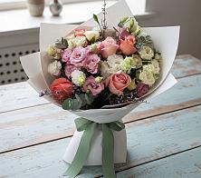 Букет цветов из:  Розы, Лизиантусы и Гвоздики в Стрежевом