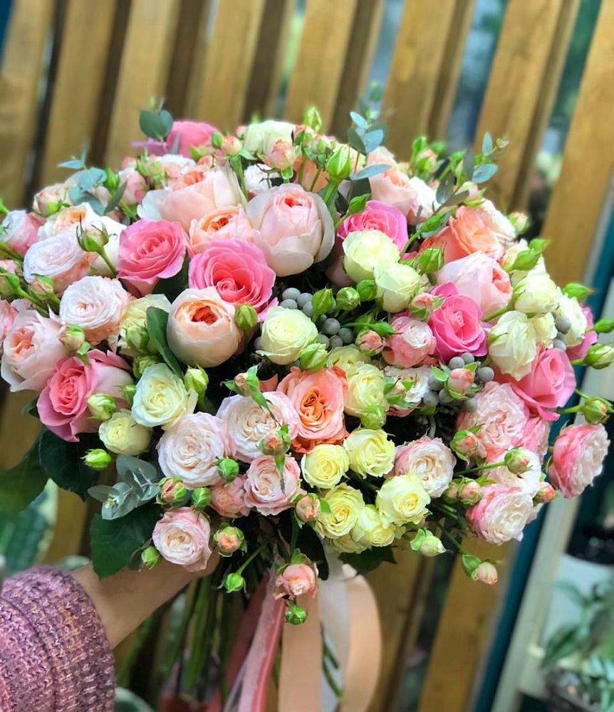 Букет цветов из: Розы в Стрежевом