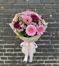 Букет цветов из:  Герберы и Хризантемы в Стрежевом