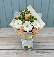Букет цветов из:  Герберы, Розы и Хризантемы в Стрежевом
