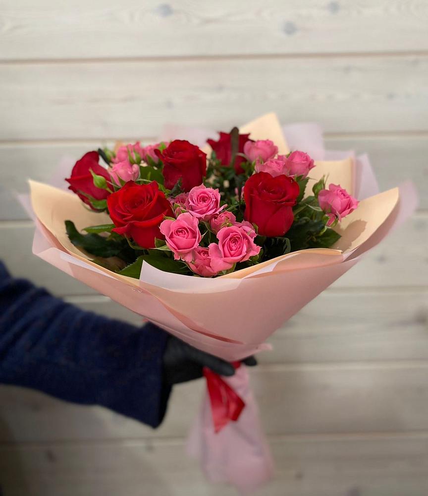 Букет цветов из: Розы в Стрежевом