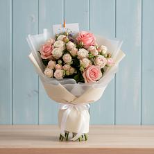 Букет цветов из:  Розы в Стрежевом